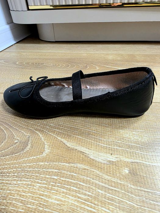 Balerini negri H&M marimea 28 pentru evenimente  cu bereta si toc