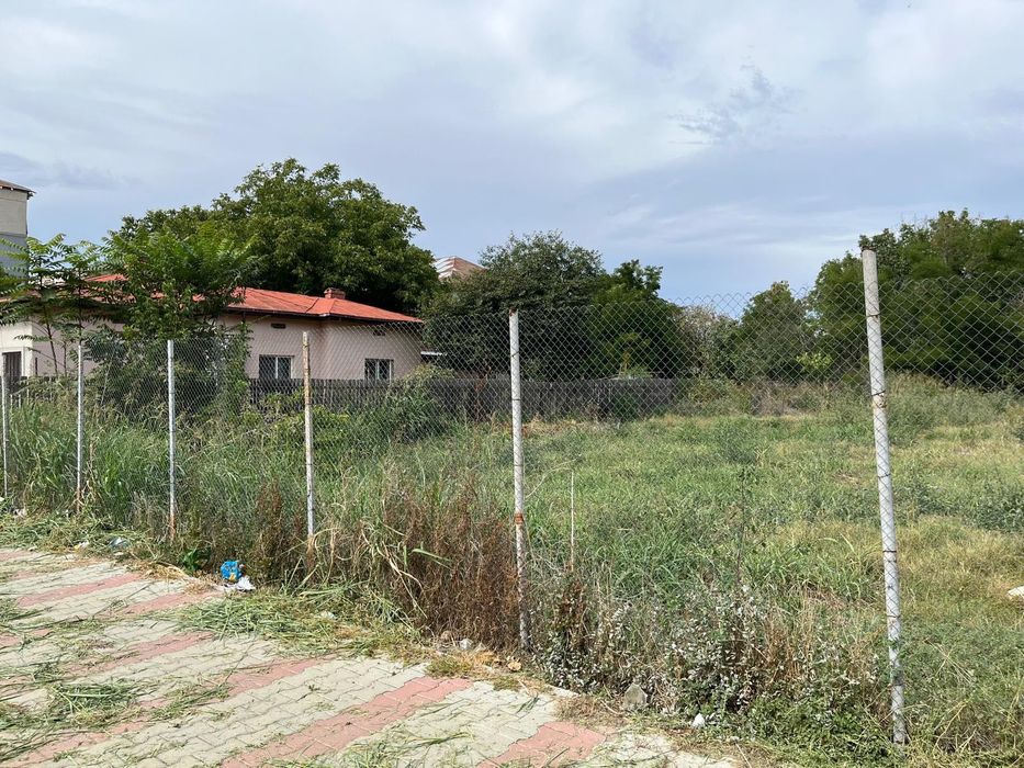 Teren intravilan 1720 mp - vânzare integral / loturi (factură)