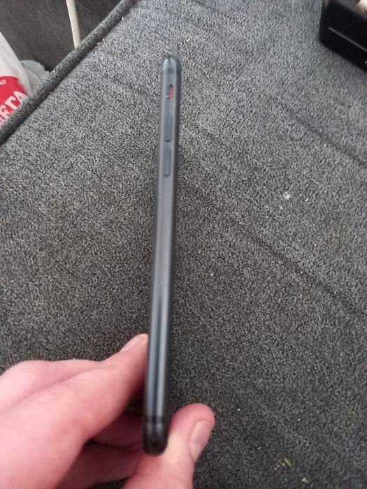 Iphone se2 64gb като нов