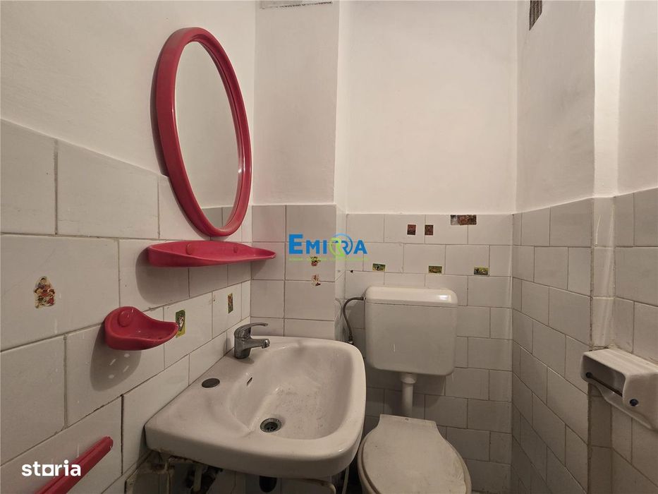 Apartament spatios 3 camere decomandate, 2 bai, etaj 3, zona Mioritei,