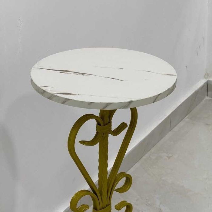 Прикроватный столик с полкой, столик приставной