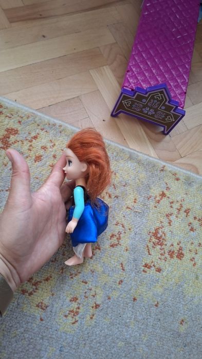 Set Castel Frozen cu papusa Ana