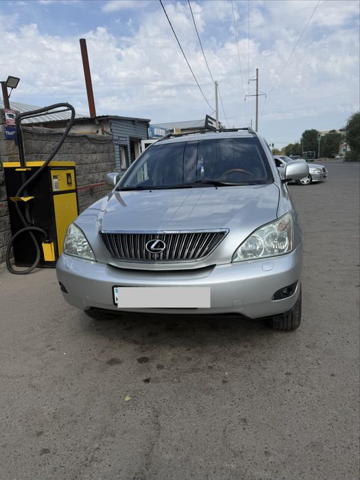 Продам  Lexsus 330. В хорошем состоянии