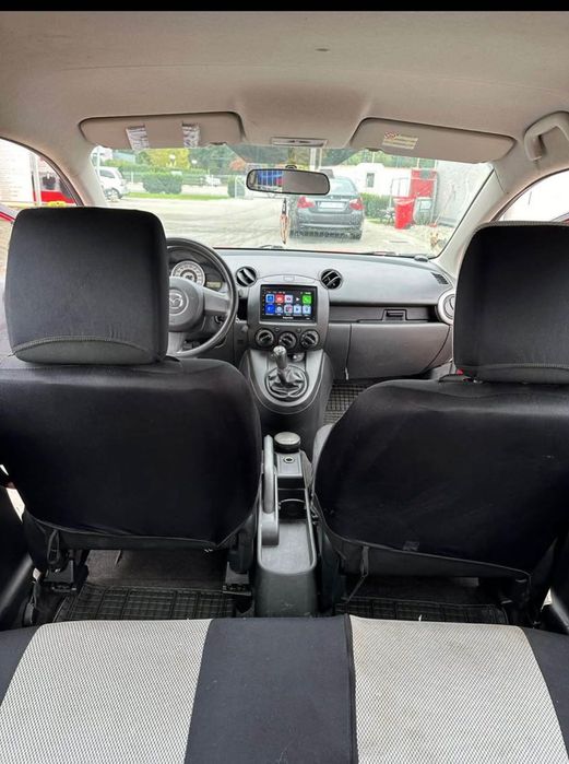-Mazda 2 -Autovehiculul