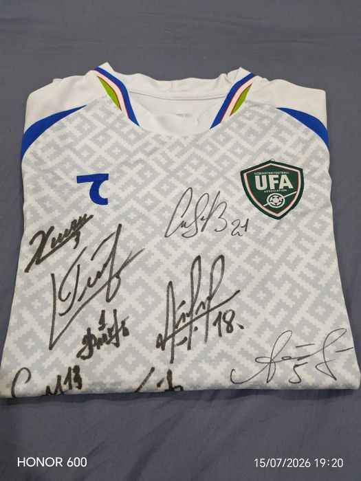 Futbolka, jeyser