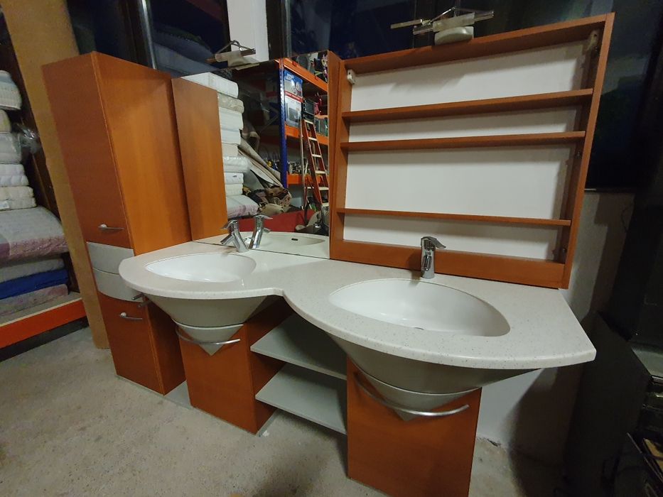 set mobilier baie cu cada insulara