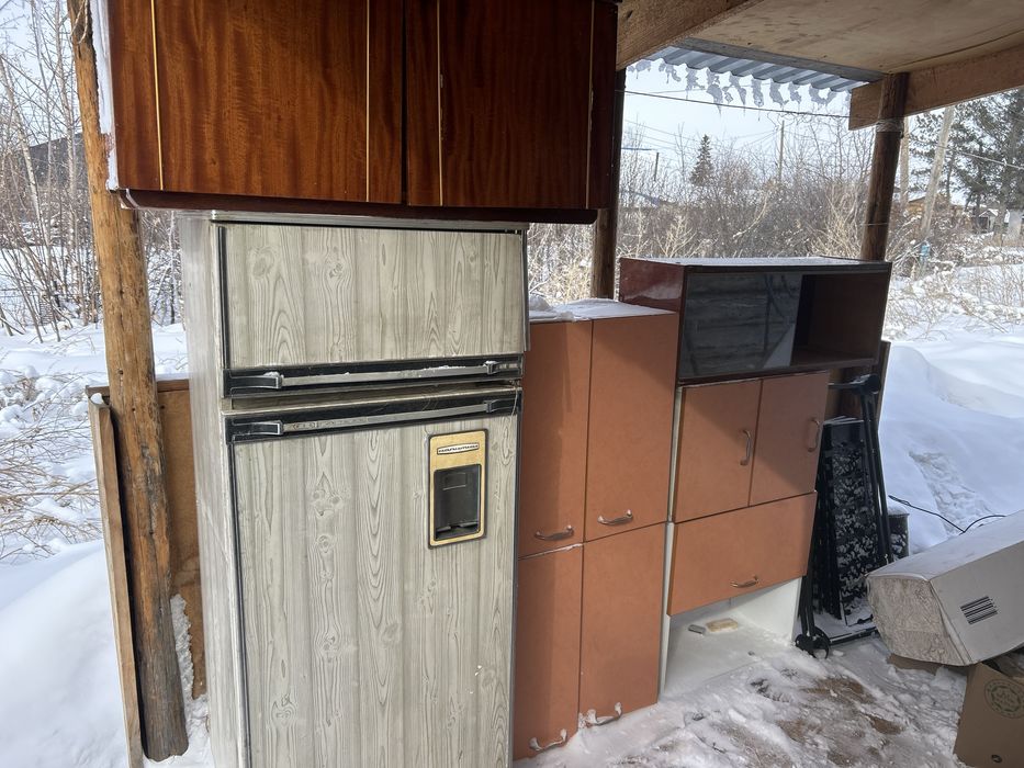 Продаю кресло шкафы