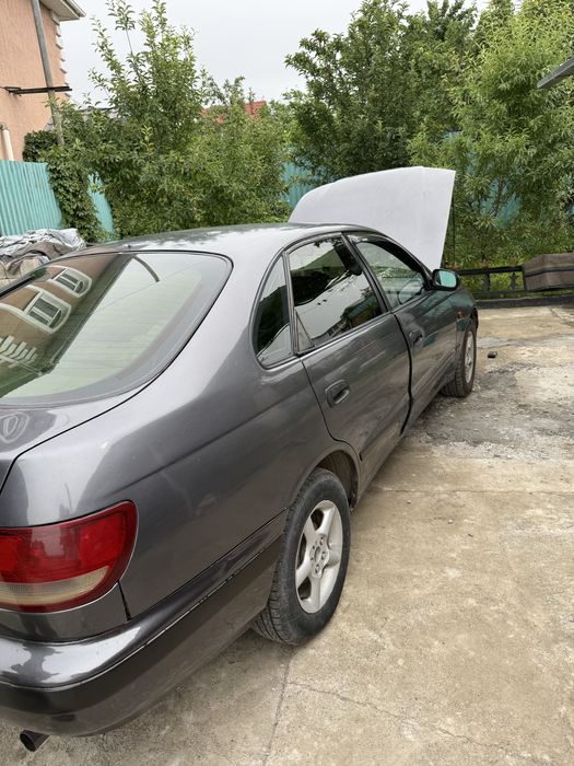 Toyota  Carina E