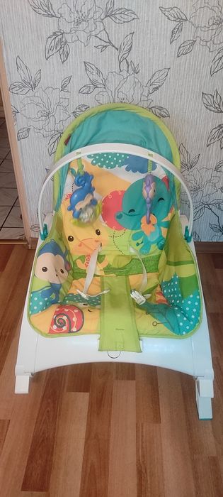 Шезлонг fisher price плюс два подаръка