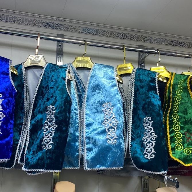 Национальные костюмы Батыра