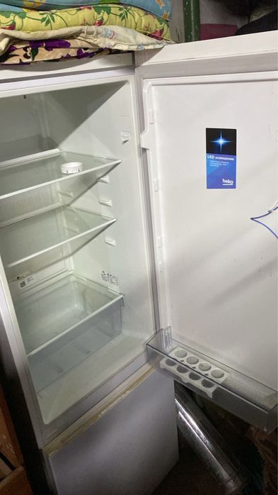 Холодилник сатылады