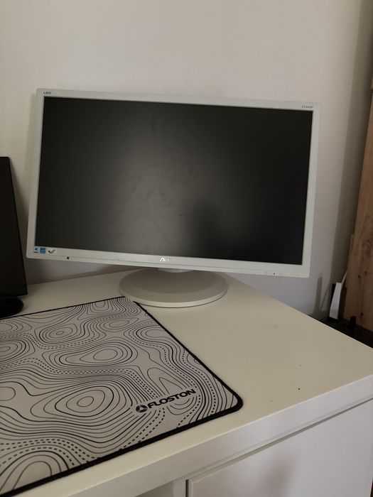 Monitor noc cu diagola de 24” 60hz /monitor vertical