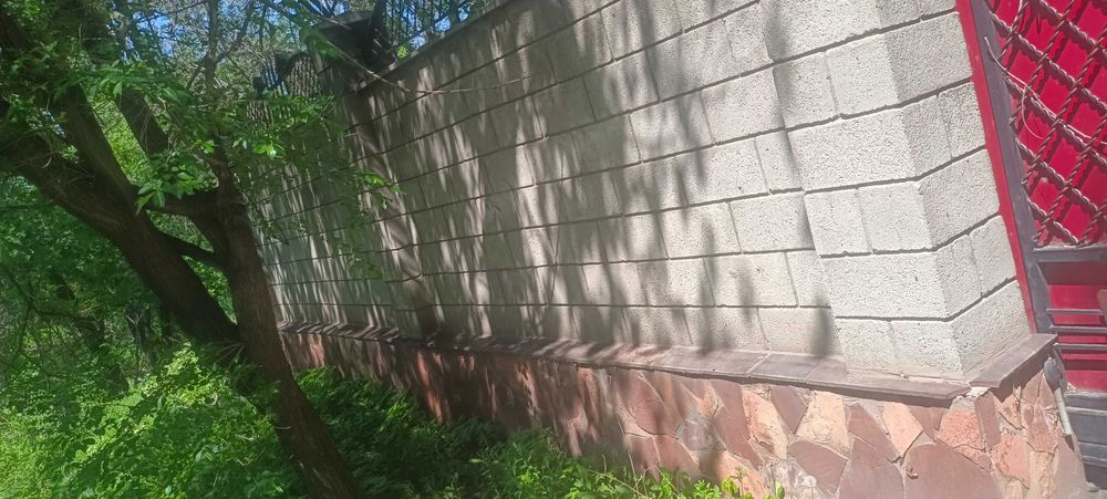 Продам дом, с большой территорией