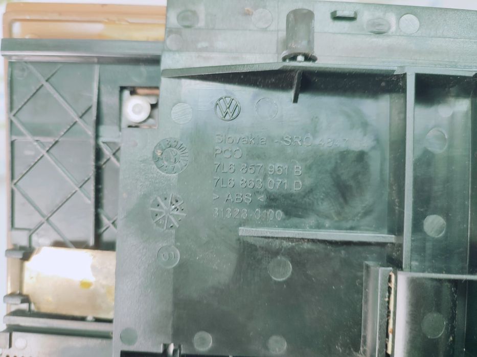 Scrumiera Volkswagen VW Touareg generatia 2 7P  [din 2010 pana  2014]