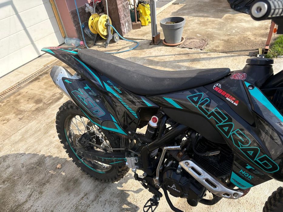 Vând cross Alfarad 250