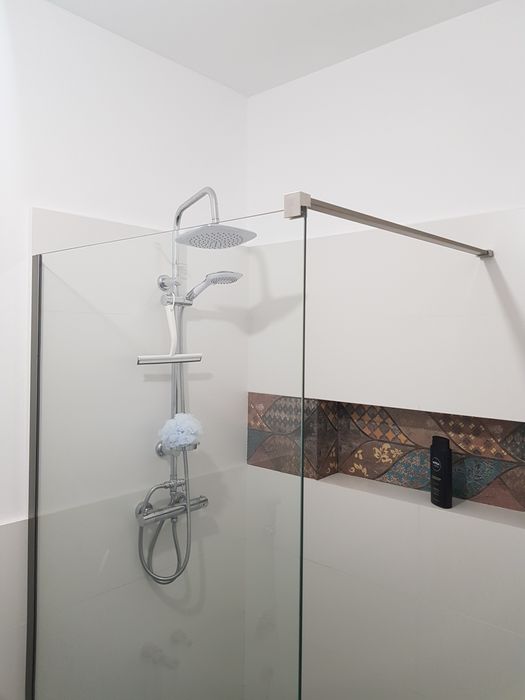 Paravan sticla securizata anticalcar