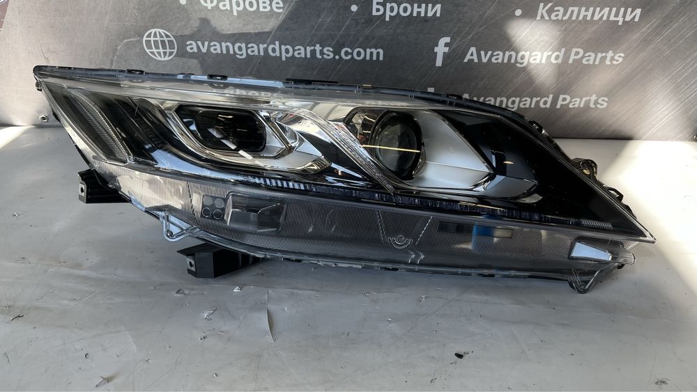 Десен фар Mitsubishi Eclipse Cross 2018-