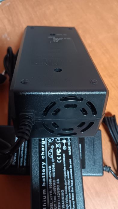 Vând încărcătoare și căști biciclete electrice și trotinete electrice