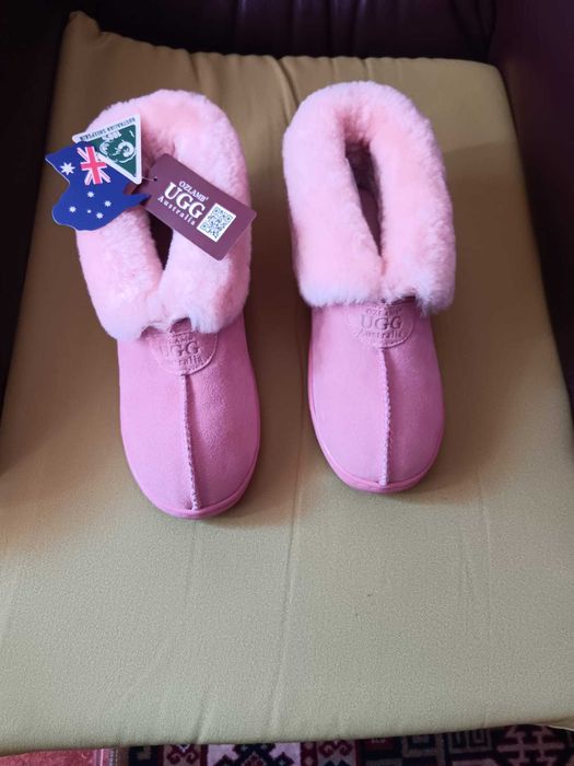 UGG Ozlamb - Roz prafuit, NOI, masura 39, DAMA