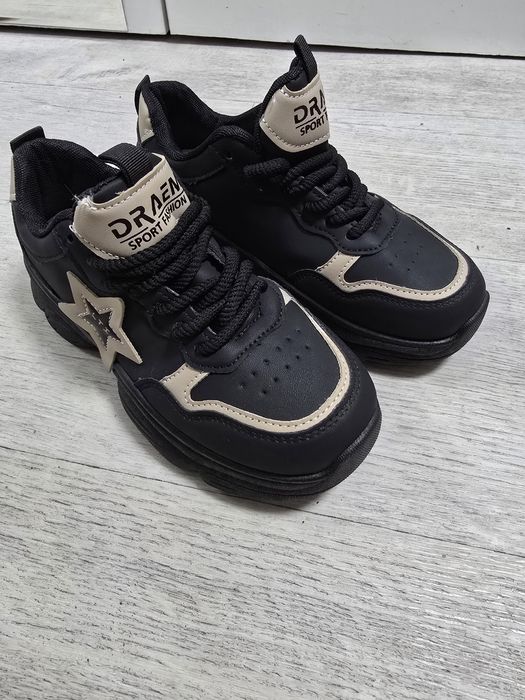 Продам кроссовки