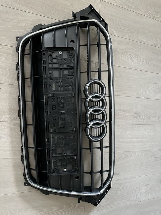 Grila fata audi A4 B8.5