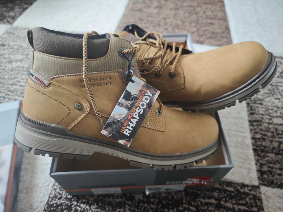 Bocanci noi de iarna Rhapsody 44