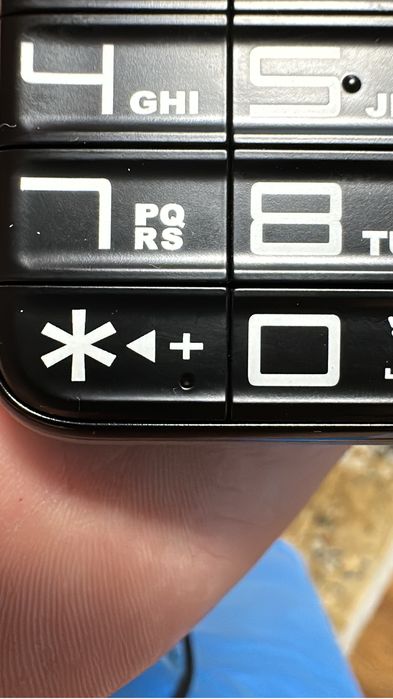 Telefon cu butoane mari(merge cartela de digi)