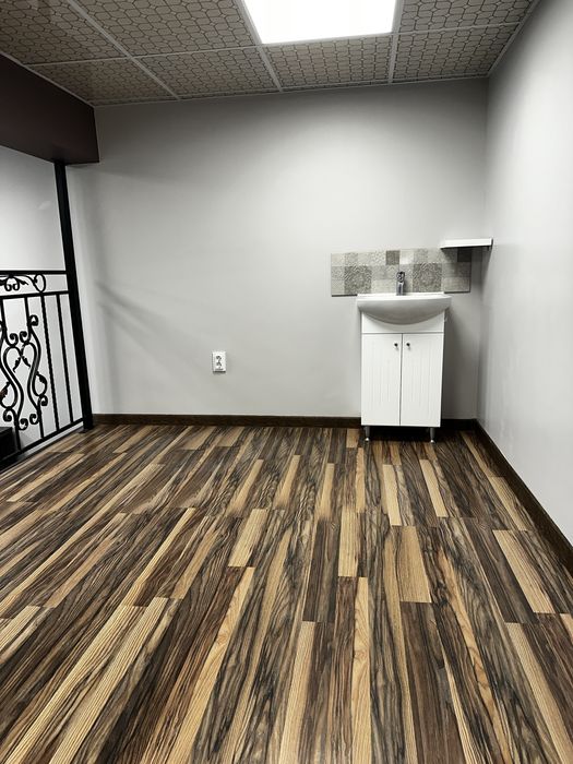 Дава се под наем  в Перник, Рено -  кв.м за 204 € - Снимка #2