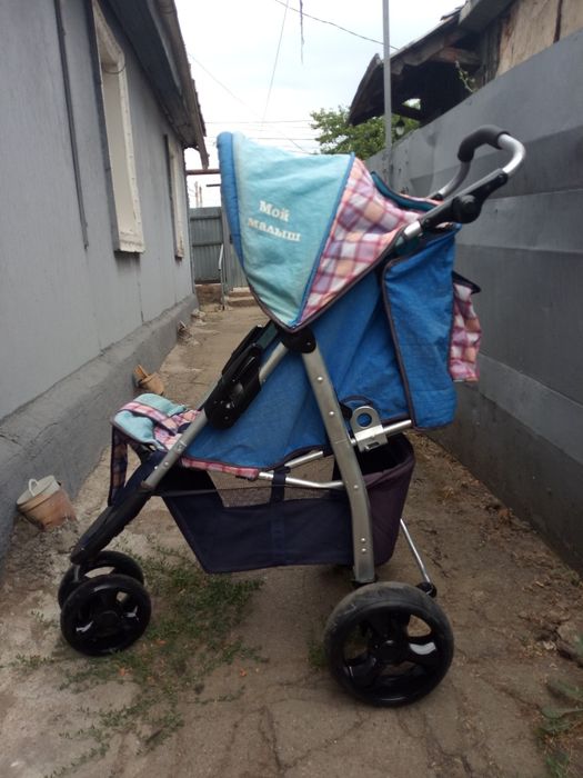Прогулочная коляска