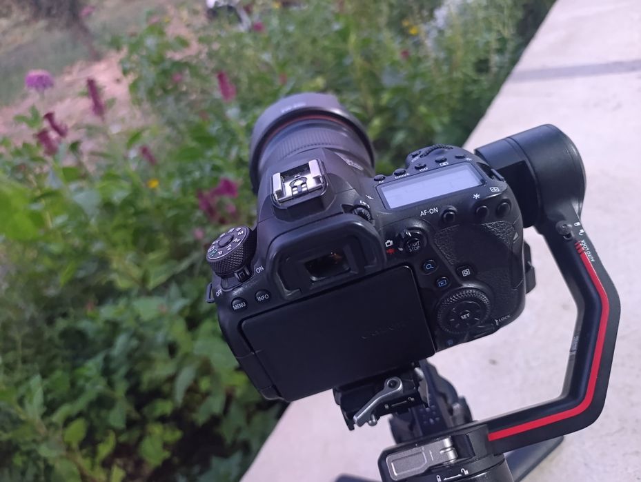 Canon 6D mark 2 & 16 35 mm