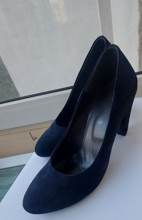 Pantofi cu toc gros piele intoarsa naturala , bleumarin