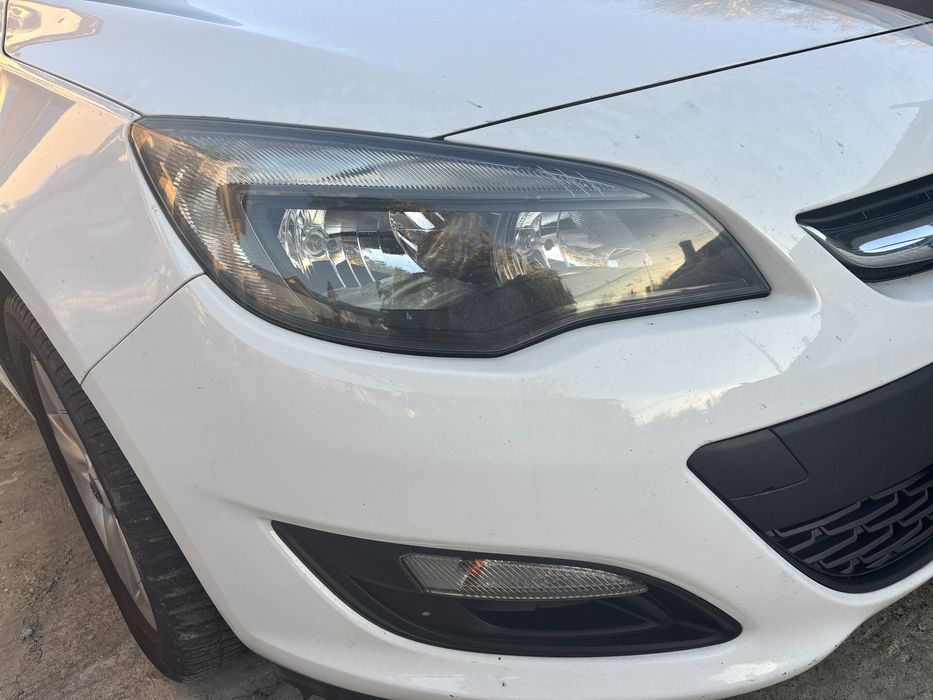 Far dreapta cu drl lumini de zii cu led opel astra j sport tourer 2018