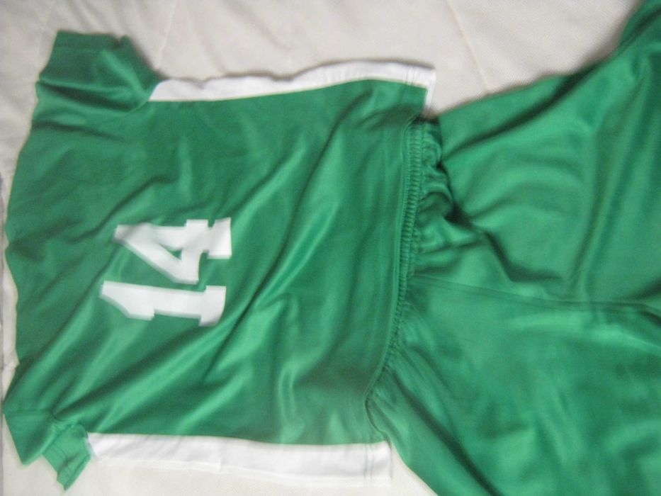 продавам детски екип за футбол