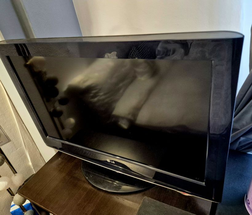 Vand TV LG non- smart 80 cm