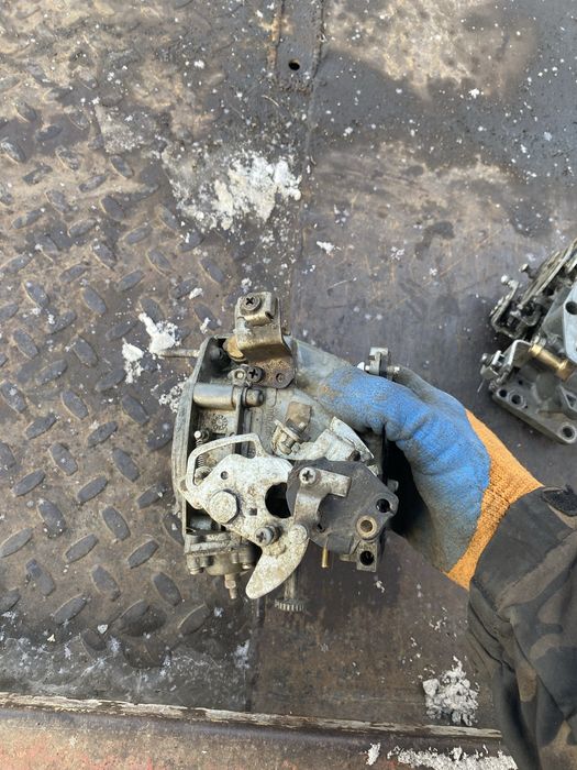 В продаже карбюраторы