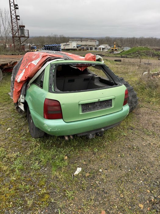 Ауди А4 б5 1.9 тди 90 к.с продава се цяло