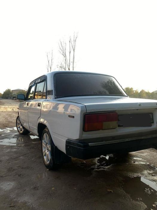 2107 jiguli sotiladi