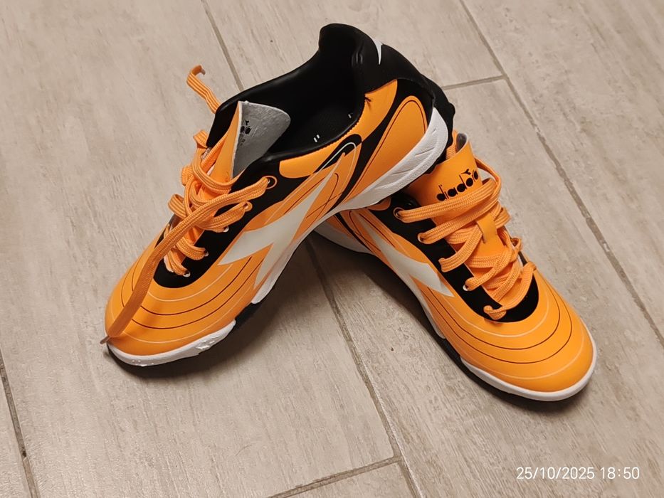 Ghete fotbal mărimea 36