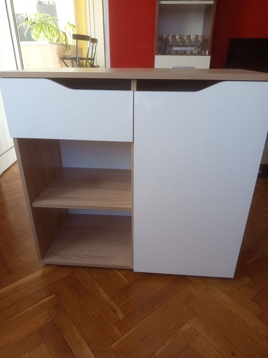 Скрин Шкаф за дома