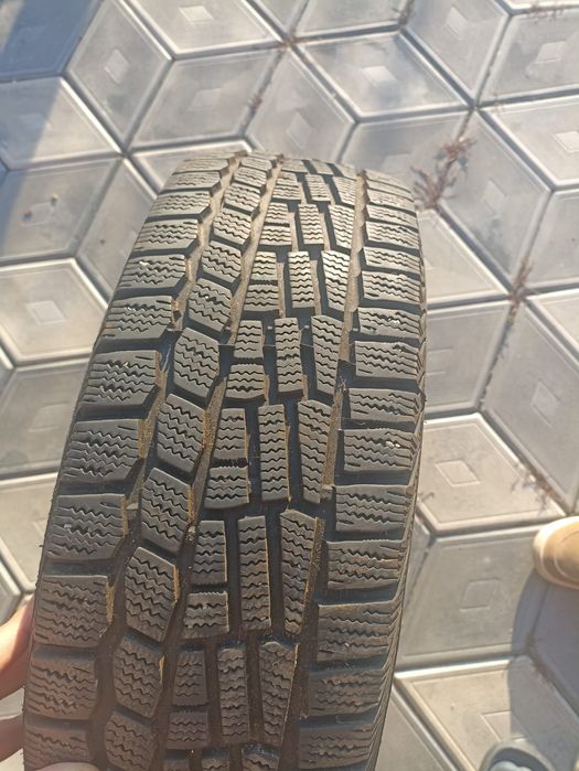Vând cauciucuri de iarna