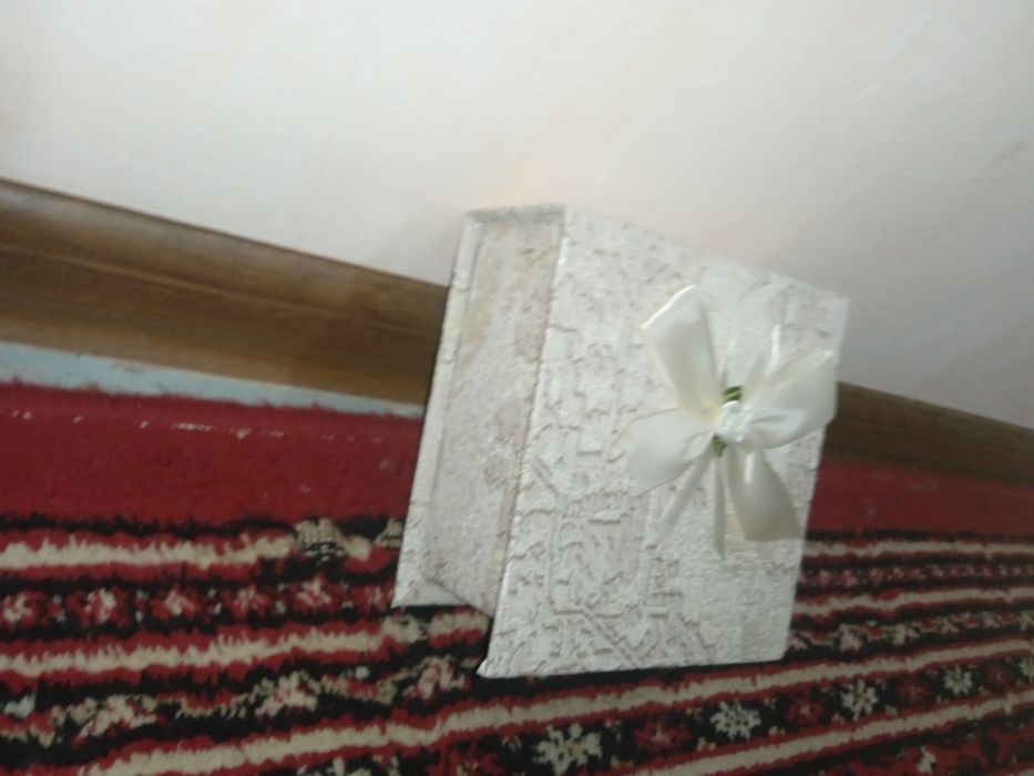 Шкатулка  для украшений и косметики