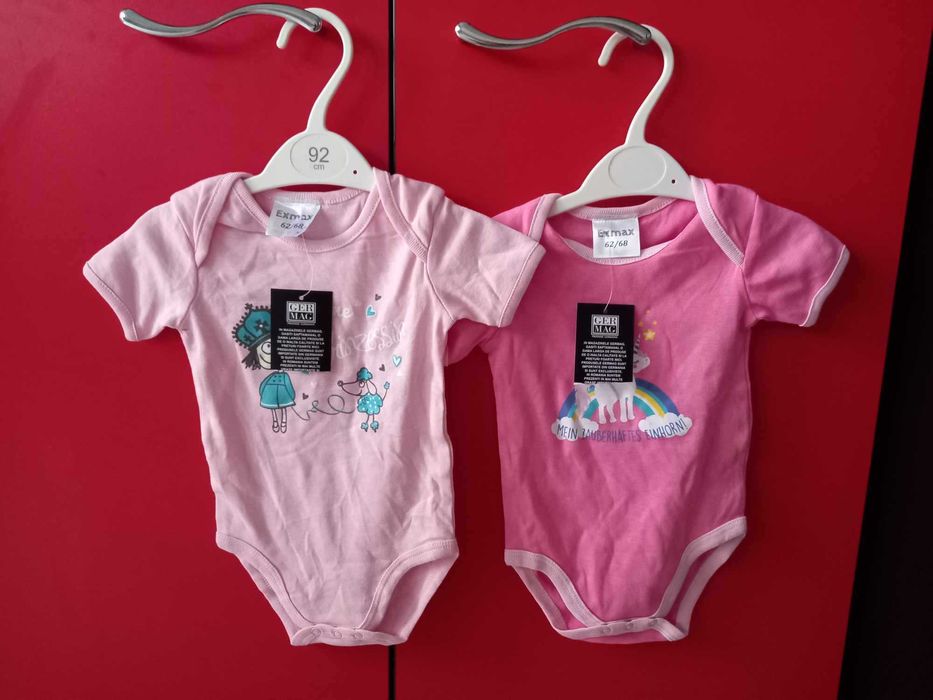 2 bucati body fetite 3-6 luni (62-68cm)