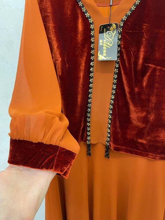 Продам новые платья