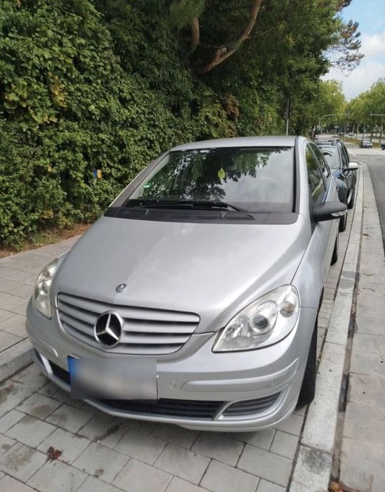 Vand sau schimb mercedes b class 180 cdi