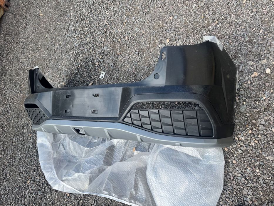 Задний бампер в сборе  Hyundai Mufasa