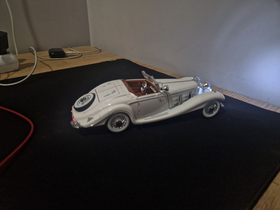 Машинка Mercedes-Benz