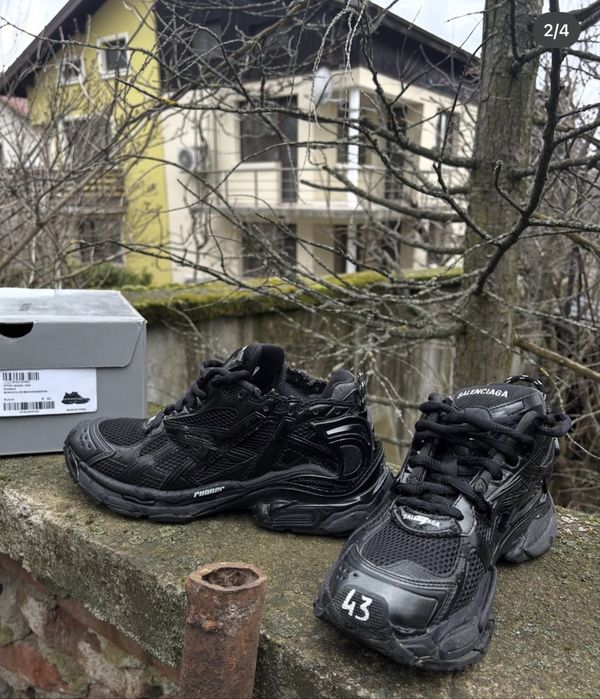 Balenciaga runner