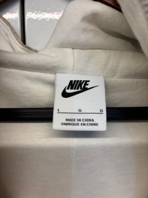 Nike Sportswear Style  Essential