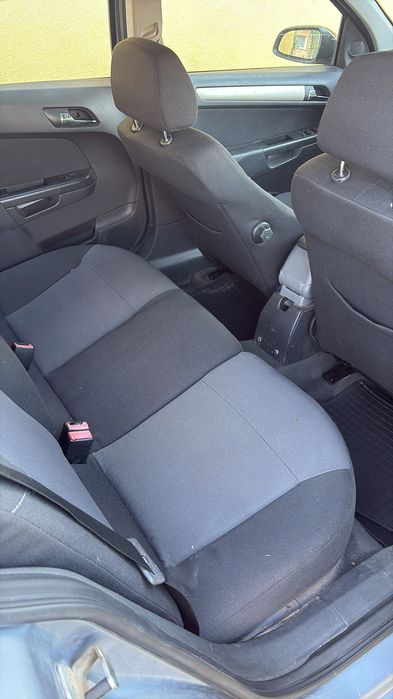 Vând schimb Opel astra h cu atv