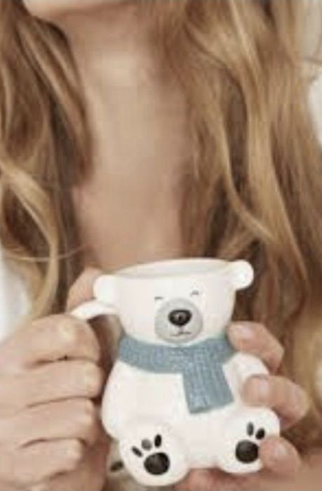 Cana termica in forma de urs ce isi schimba culoarea